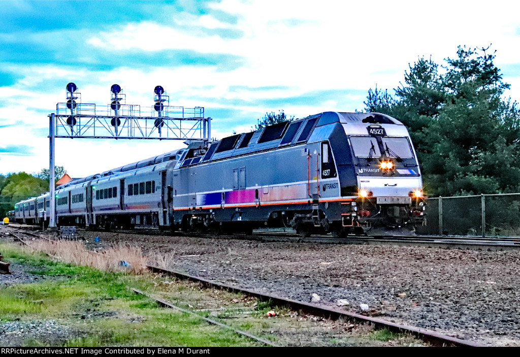 NJT 4527 on train 1125